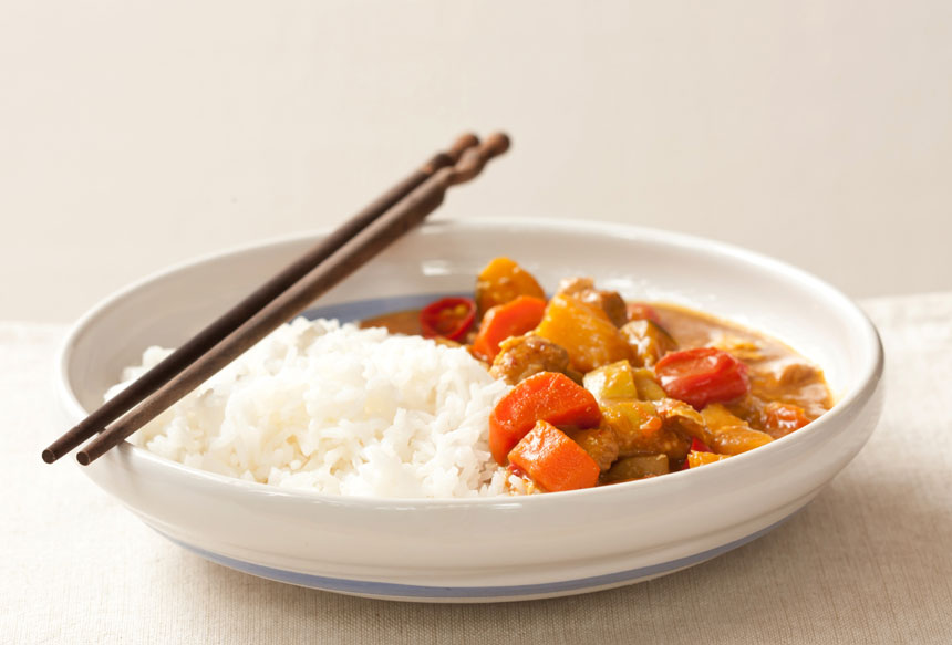 Curry végétarien de légumes en sauce 