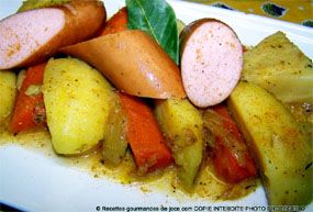 Saucisses fumées aux carottes, pommes de terre et celeri rave